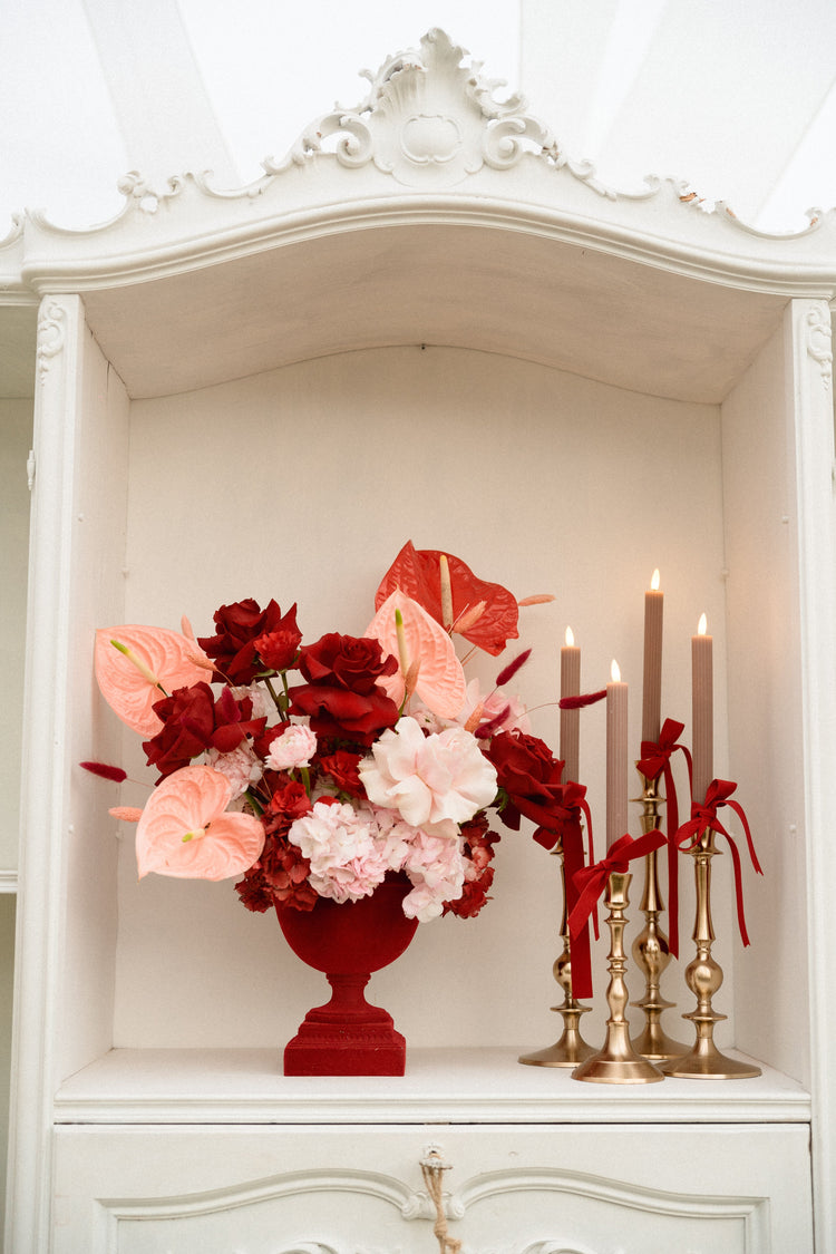 Composizione floreale per san valentino rose rosse